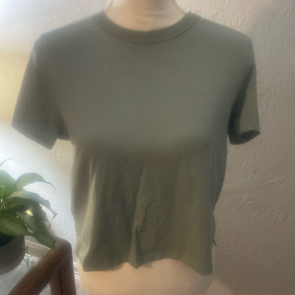 NWOT lululemon tee size 6 - Picture 1 of 7